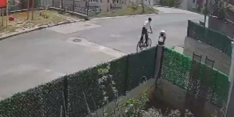 Oğlunun kavga ettiği çocuğa dehşeti yaşattı