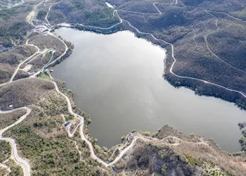 Doğal güzellik çöplüğe dönüştü