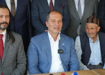 Erbakan: “Milli kaynaklar canavarlara gidiyor”