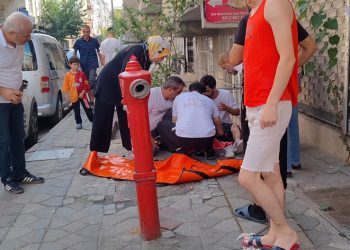 Kaldırımda yürürken silahlı saldırıya uğradı