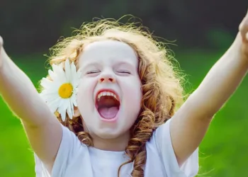 Çocuklarda yorgunluk, yalan söyleme ve içe kapanıklık davranış bozukluğu olabilir