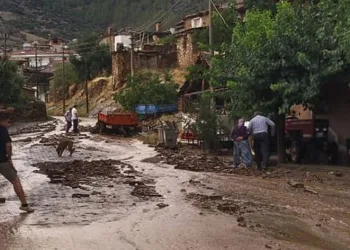 Karacasu’yu sel vurdu, ekipler teyakkuza geçti