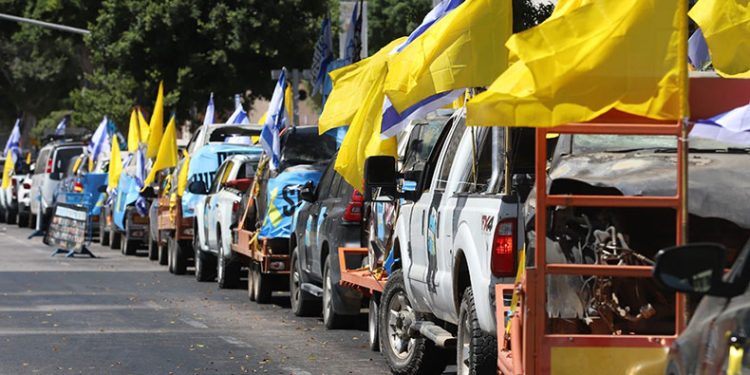 İsrail’de esir yakınlarından konvoylu protesto