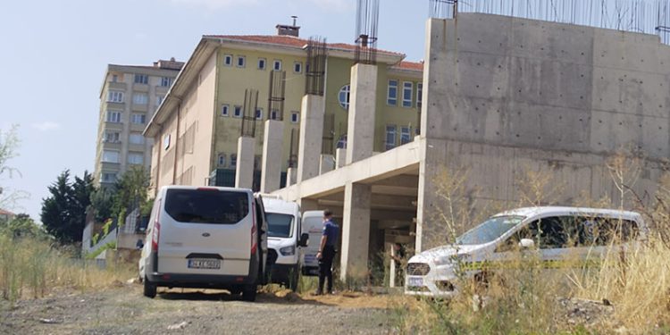 Ümraniye’de inşaat alanında erkek cesedi bulundu