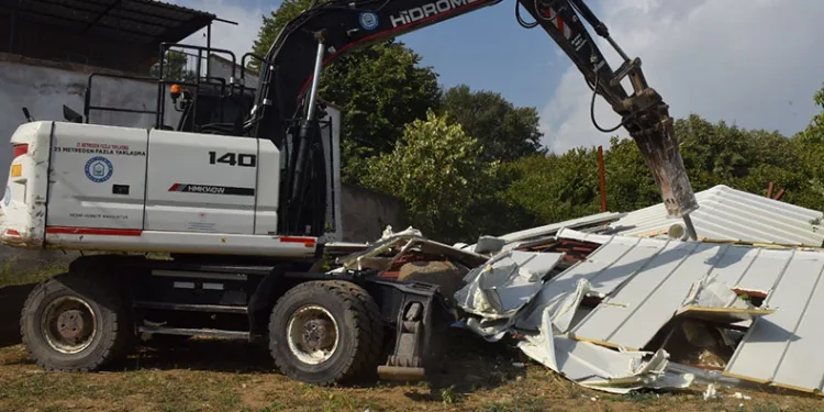 15 kaçak yapının yıkımı gerçekleşti