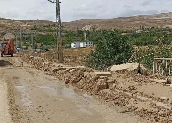 Gürün’de selin izleri siliniyor