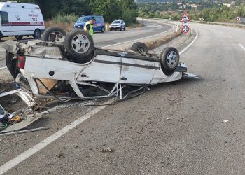 Kontrolden çıkan otomobil takla attı