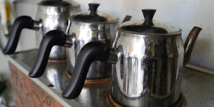 Menemenin ‘soğan’ tartışmasına çayın ‘suyu’ eklendi