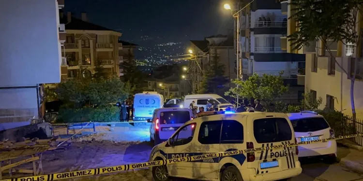 Komşular arasında çıkan kavgada kan aktı