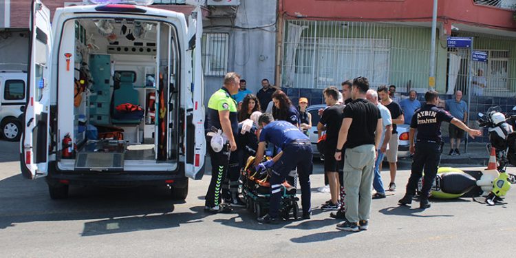 Ters yönden çıktı, motosiklete çarpıp kaçtı