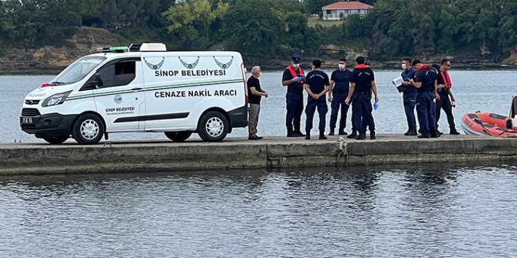 Sinop’ta denizde erkek cesedi bulundu