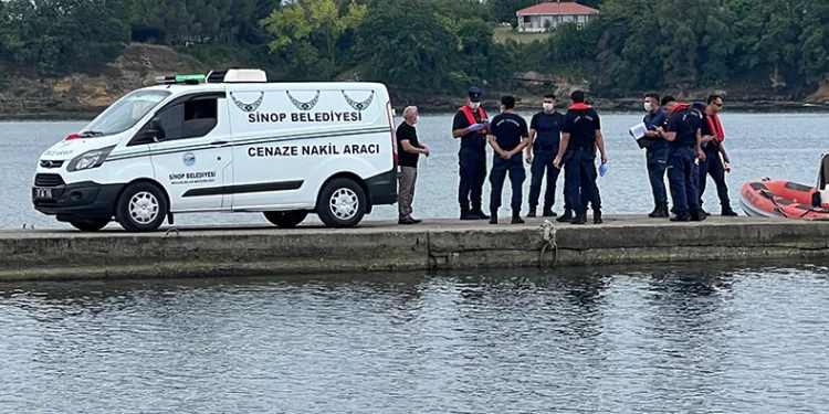 Sinop’ta denizde erkek cesedi bulundu