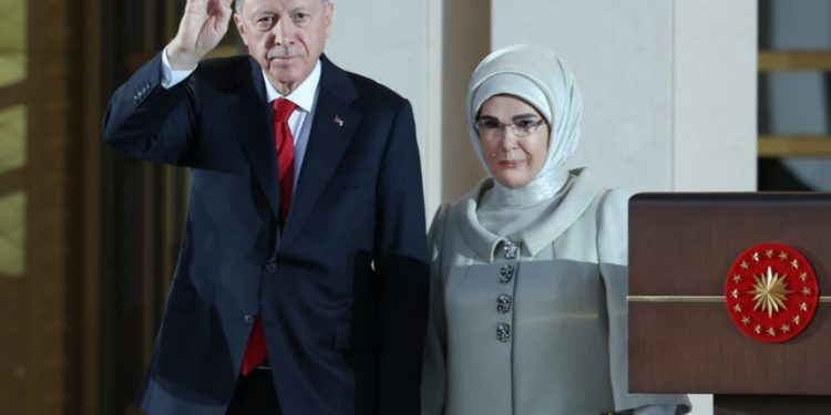 “Başarılarımız dostlara güven, kem gözlere korku salıyor”