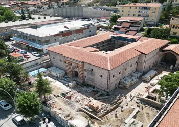 Gök Medrese yeniden ayağa kalkıyor