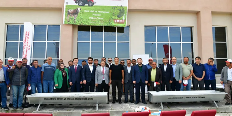 15 köye hayvan sulama kürünleri tahsis edildi