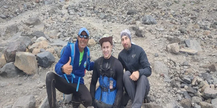 Bedensel engelli Rus dağcı, Ağrı Dağı zirvesine tırmandı