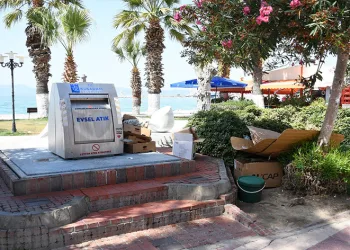 Kuşadası Belediyesi’nden çevre temizliği uyarısı