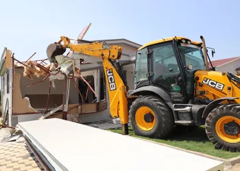 Menderes’te hobi bahçeleri yıkılıyor