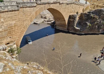 HES kapakları piknikçileri mahsur bıraktı