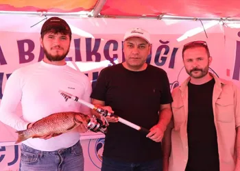 Sorgun’da en büyük balığı yakalamak için kıyasıya yarıştılar
