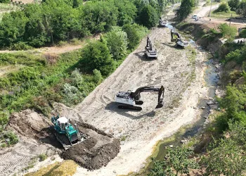 Kuruyan derede ıslah çalışması