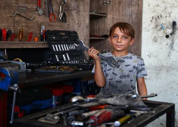 Oto sanayi sitesinin küçük ustası