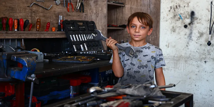 Oto sanayi sitesinin küçük ustası