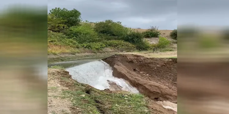 Su kanalı patladı, tarım arazileri su altında kaldı