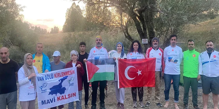 Şamran Kanalı için 51 kilometre yürüdüler