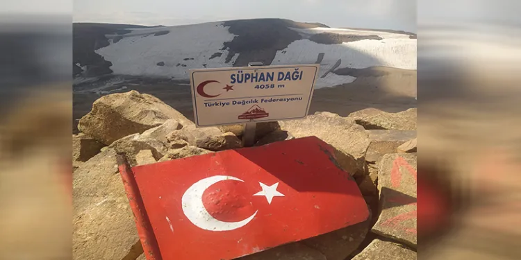 Belçika doğumlu Türk 4 dağa tırmandı