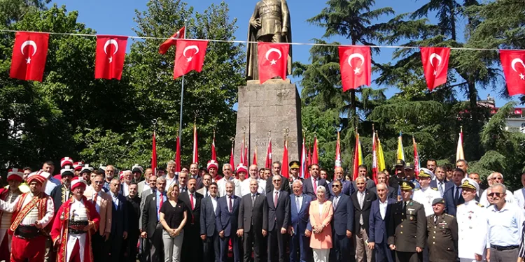 Trabzon’un fethinin 563. yıl dönümü törenlerle kutlandı