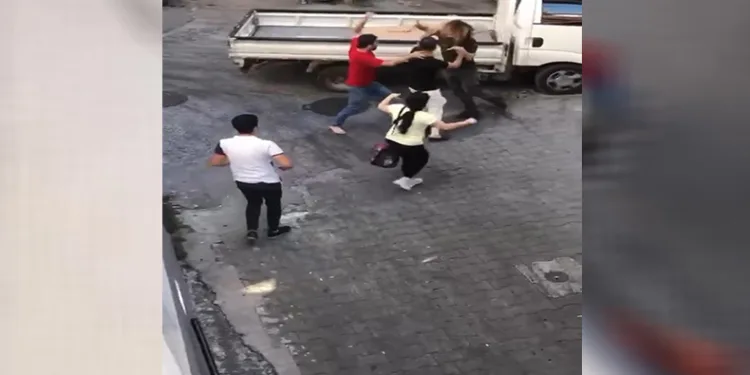 Bursada borç kavgasında yumruklar havada uçuştu