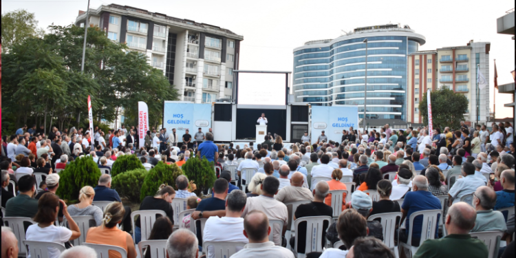 Esenyurt Belediye Başkanı “Kentsel Dönüşüm Bilgilendirme Toplantısı’na katıldı