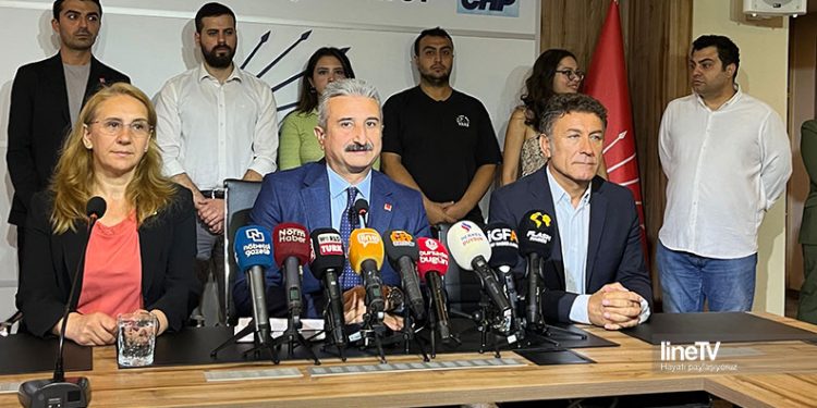 “Çocuklarımızın geleceği bakanların elinde oyuncak edilmiştir”