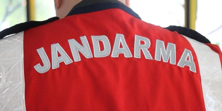 Kuşadası’nda 700 bin TL değerinde altınlar çalındı