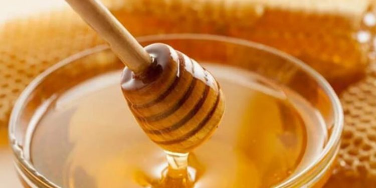 Bal yediği sırada diline arı sokan adam hayatını kaybetti