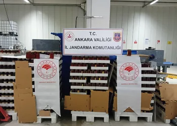 Ankara’da halk sağlığını tehdit edebilecek koşullarda bal üreten fabrikada 8 bin ton malzeme ele geçirildi