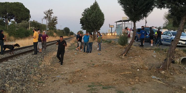 Trenin çarptığı kadın hastanede hayatını kaybetti