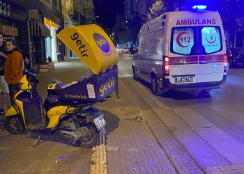 Motosikletli kuryenin çarptığı kadın yaralandı