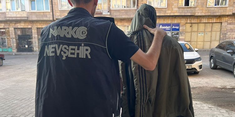 Narkotik operasyonunda 16 kişi tutuklandı
