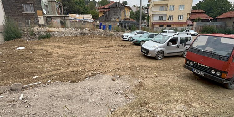 Tarihi hamam kalıntısının üstü kapatıldı, otopark oldu
