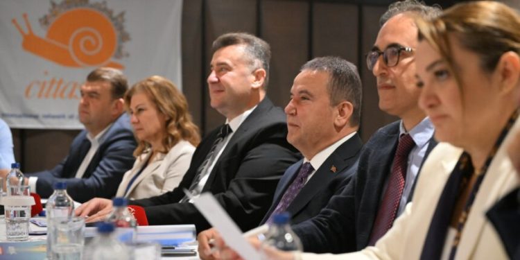 Sakin Şehirler toplantısı Eğirdir’de yapıldı