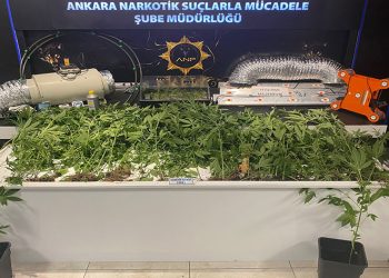 Evinde uyuşturucu imal eden kişi yakalandı