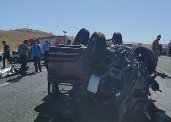 Van’da feci kaza: 2 ölü, 4 yaralı