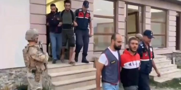 139 yılla aranan mülteciler yakalandı