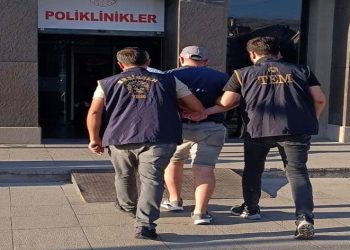 Terör örgütü propagandası yapan 2 kişi yakalandı