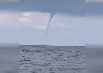 Riva’da çıkan hortum korkuttu