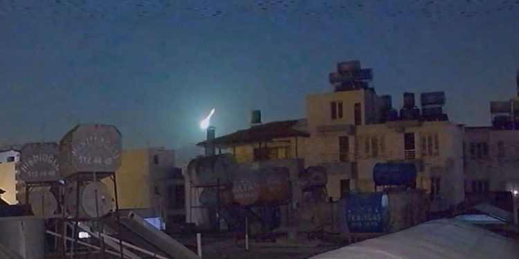 Hatay semalarında süzülen parlak cisim
