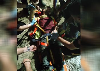 24 metrelik kuyuya düşen işçi yaralı olarak kurtarıldı