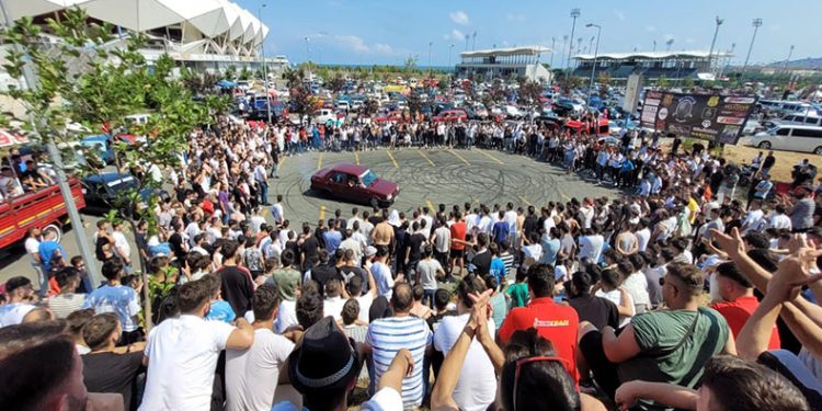 Modifiye tutkunları Trabzon’da buluştu